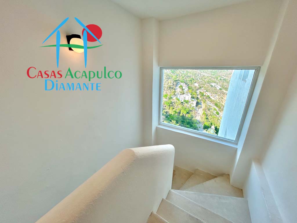 Punta Marqués Biarritz PH 1 - Escaleras y pasillos 2